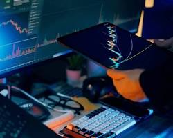 Hot Wallet vs Cold Wallet: Which One Actually Keeps Your Crypto Safe?